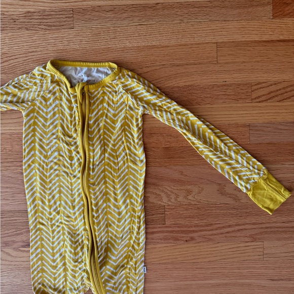 Little Sleepies Zippy Sunny Chevron 2T - Picture 3 of 4